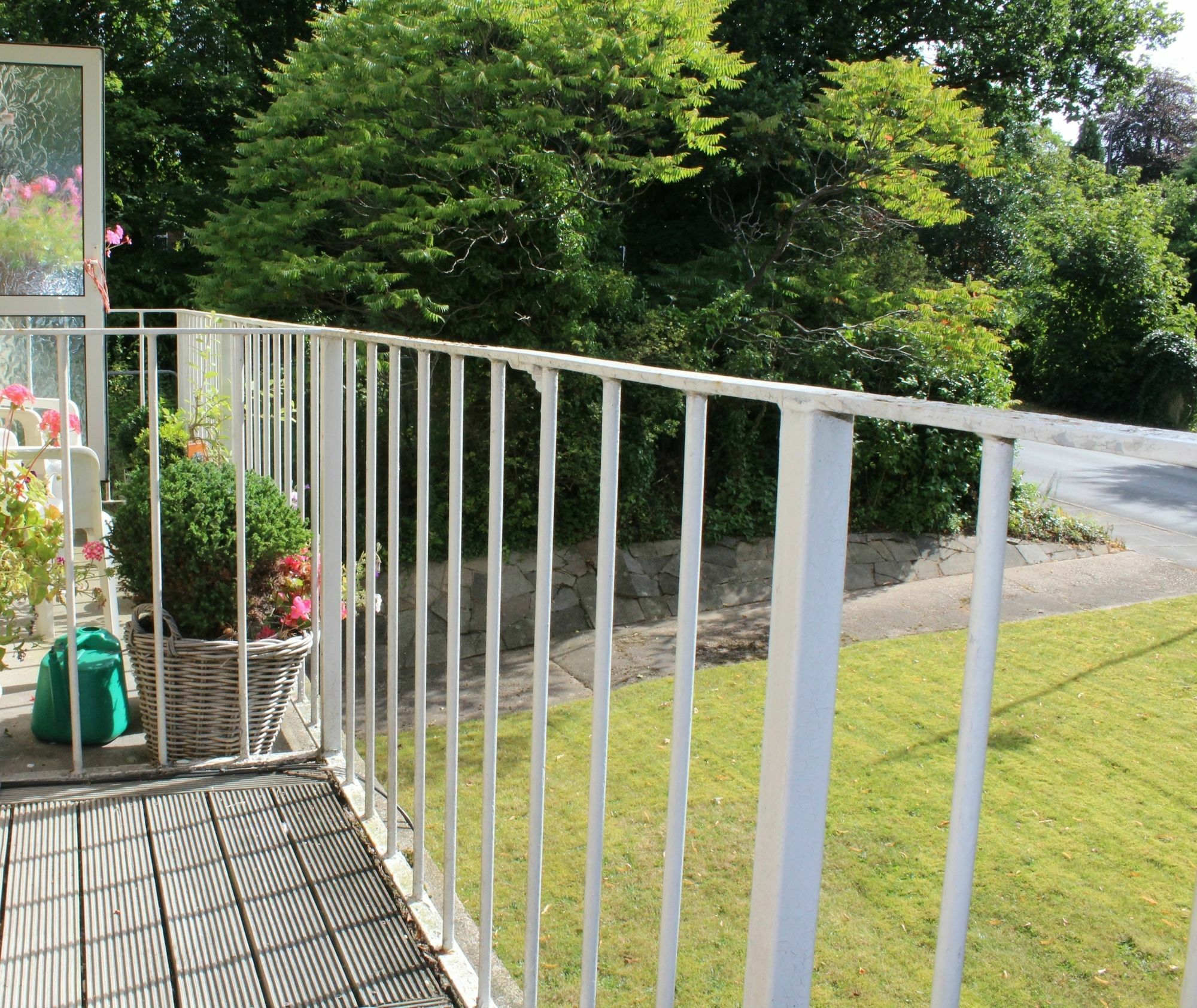 Doncaster - Boswell - Large Balcony Apartment - 2 Double Beds - 2 Bedrooms - Close To Town & Racecourse - Off Street Parking 2 Cars - Fast Wifi المظهر الخارجي الصورة
